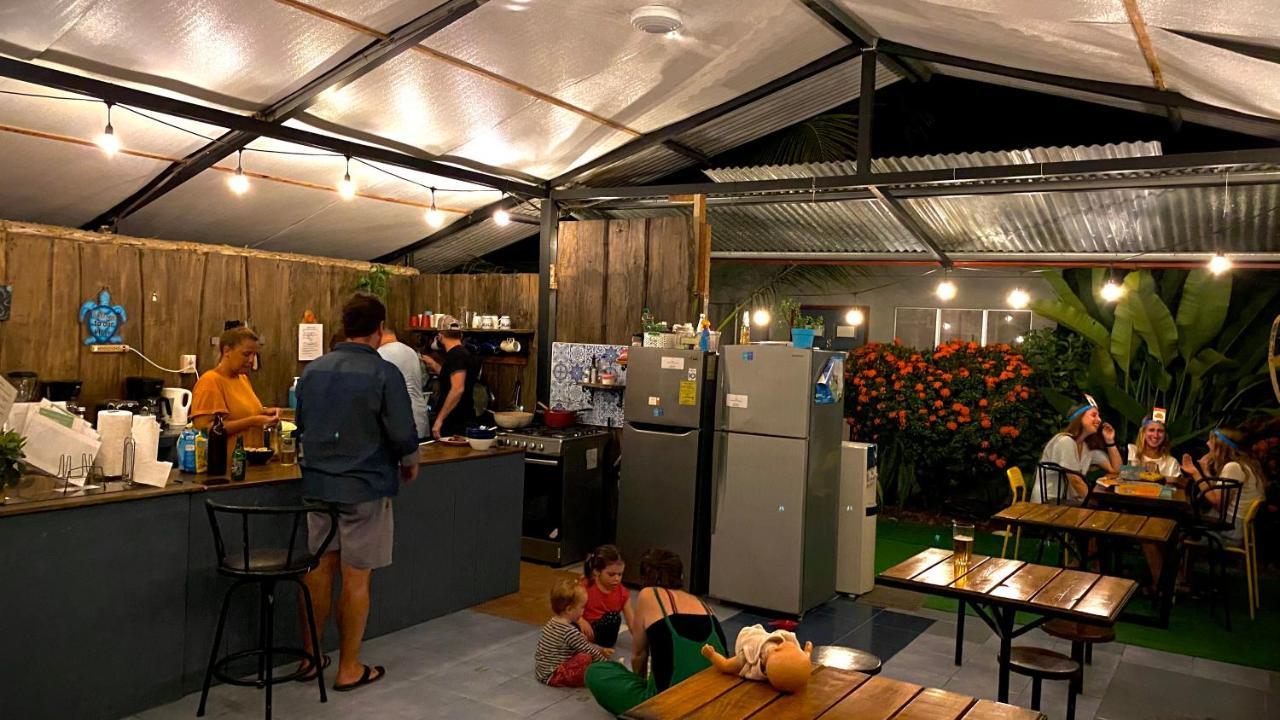 Rooms & Pool Macaws Увіта Екстер'єр фото